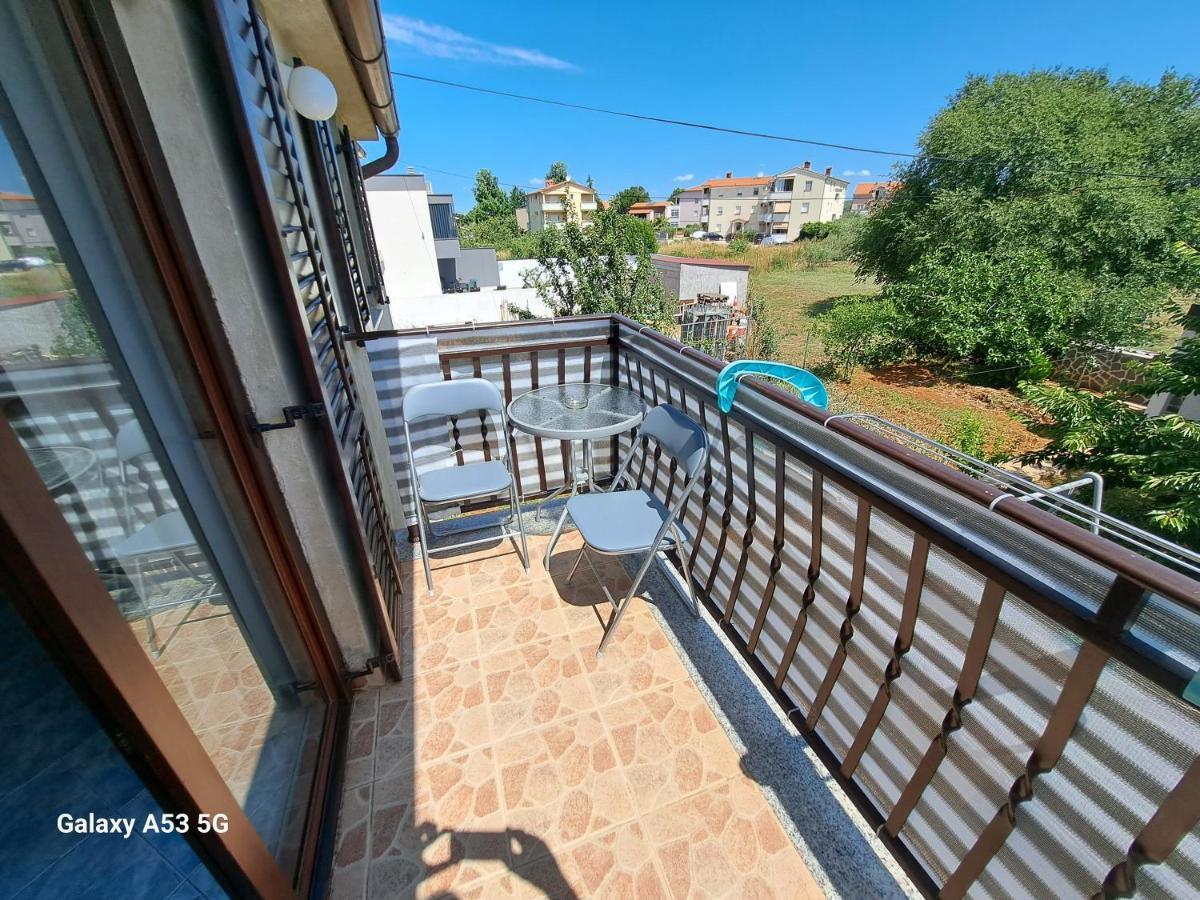 Aparments Orange & Blue Apartment Fazana Exterior photo
